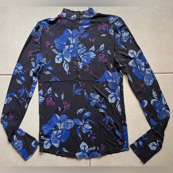 FREE PEOPLE Floral Tissue Mock Neck Button Back Top Long Sleeve Sz M Gray/Blue - Picture 8 of 11